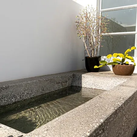 Luxury Modernist Design Townhouse With Garden Дом отдыха *