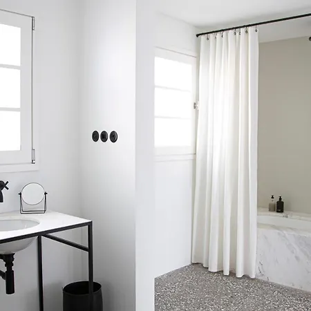 Ferienhaus Luxury Modernist Design Townhouse With Garden