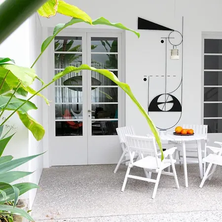 Luxury Modernist Design Townhouse With Garden * 圣克鲁斯-德特内里费