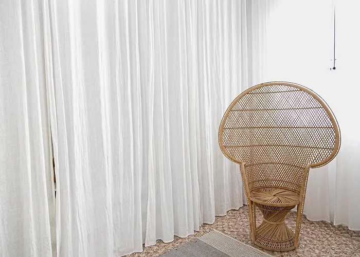 Luxury Modernist Design Townhouse With Garden